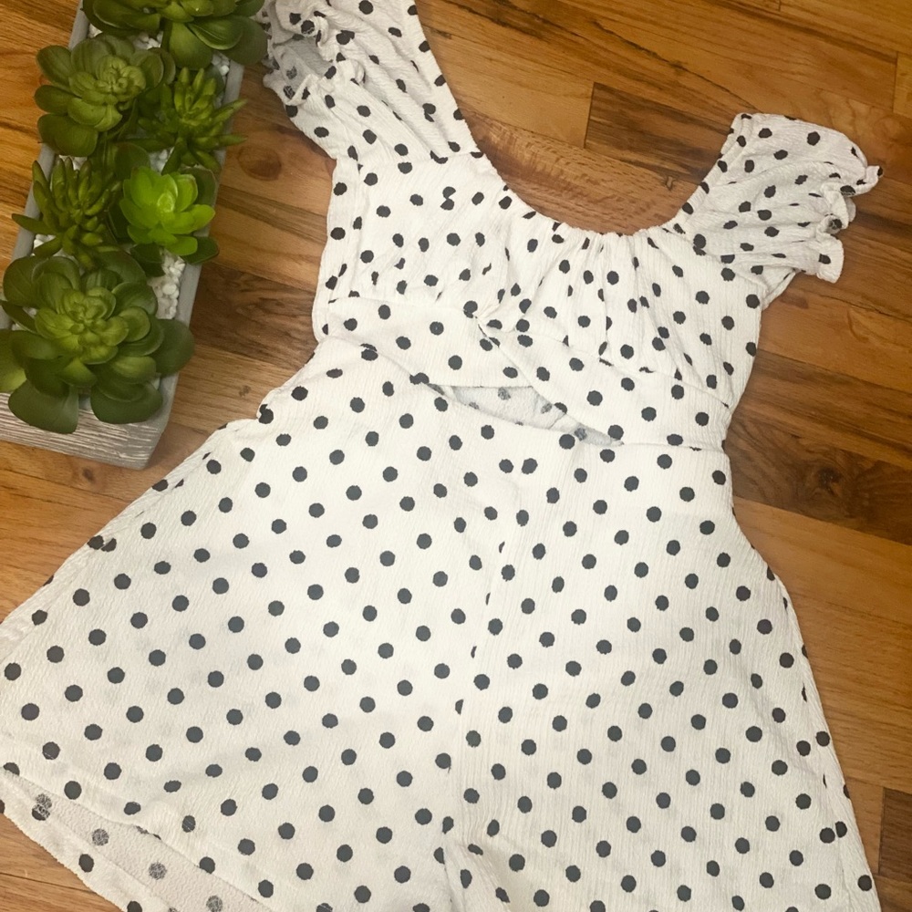 STREETWEAR SOCIETY White and Black Polka Dot Short Romper NWT - Picture 2 of 8